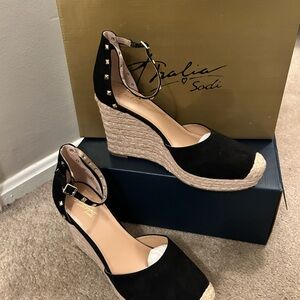 Thalia Sodi Black and Tan Wedge Espadrilles